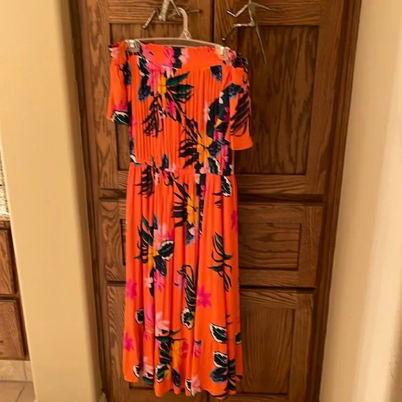 Old Navy Tiered Tropical Floral Midi Dress - Picture 1 of 6